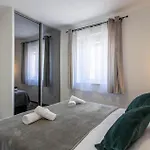 Awesome Home In Kastel Stari Nyaraló *
